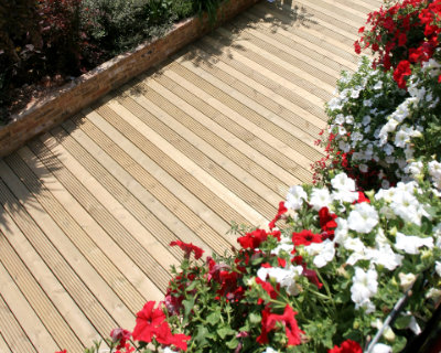 Timber decking photo of the Hampton Court Flower Show 05